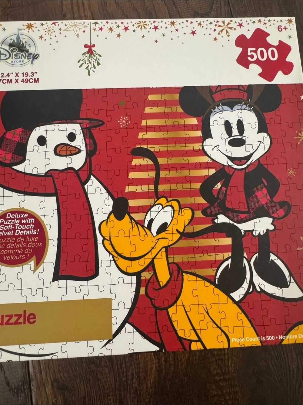 Disney Store Mickey Mouse Holiday 500 Piece Puzzle - Picture 4 of 14